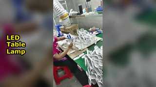 مصباح مكتبي LED موفر للطاقة بتصميم عصري