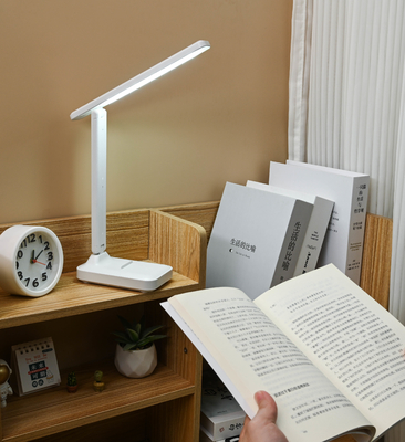 مصابيح اللمس LED مصابيح جانب السرير بطارية USB مصابيح مكتب القراءة المحمولة لغرفة المعيشة