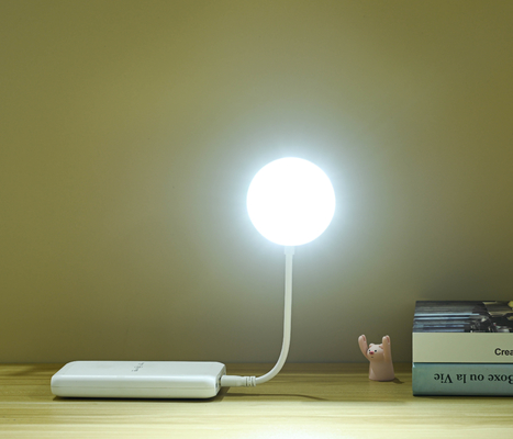 3500-6500K لون LED العناية العينية USB مصباح طاولة قابلة لإعادة الشحن مع تعديل الزاوية المتعددة