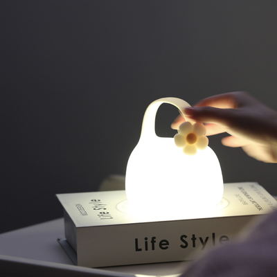 شعار مخصص محمول تصفيق التحكم باللمس LED ضوء ليلي تصميم جديد هدية عيد ميلاد غرفة نوم الأجواء السيليكون USB قابلة لإعادة الشحن