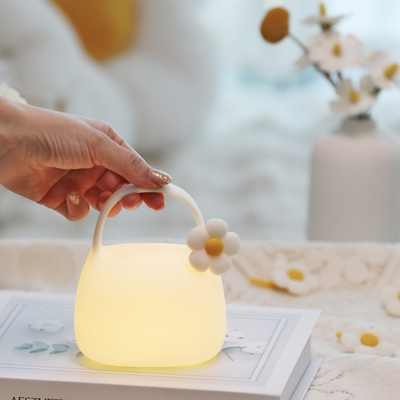 شعار مخصص محمول تصفيق التحكم باللمس LED ضوء ليلي تصميم جديد هدية عيد ميلاد غرفة نوم الأجواء السيليكون USB قابلة لإعادة الشحن