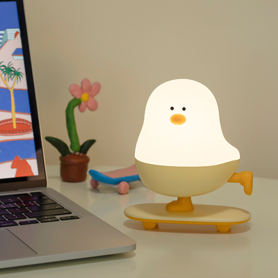 مضخة حديثة قابلة لإعادة التشغيل LED سكييت بورد الدجاج مصباح ليلي ABS غرفة النوم ديكور سطح المكتب مع طاقة اللمس هدية عطلة للنائمين
