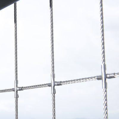 سهلة الهروب من الحريق سلامة الحيوانات الأليفة شبكة غير مرئية مع فجوة مسافة الأسلاك 5 سم لحماية الشرفة والنوافذ