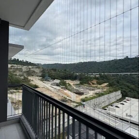 الشرفة الشبكة الخفية الشبكة الشفافة الحل الأمني يجمع بين المتانة والجاذبية الجمالية للمباني الحديثة