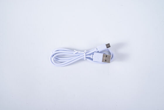 مصباح طاولة مغناطيسي حديث قابل لإعادة الشحن لتطبيقات الإضاءة الاحترافية والشخصية