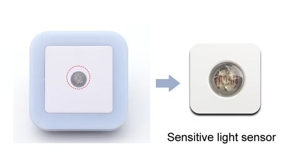 مصباح ليلي بقابس أبيض دافئ 2700 كلفن مع مستشعر ضوء، جهد كهربائي